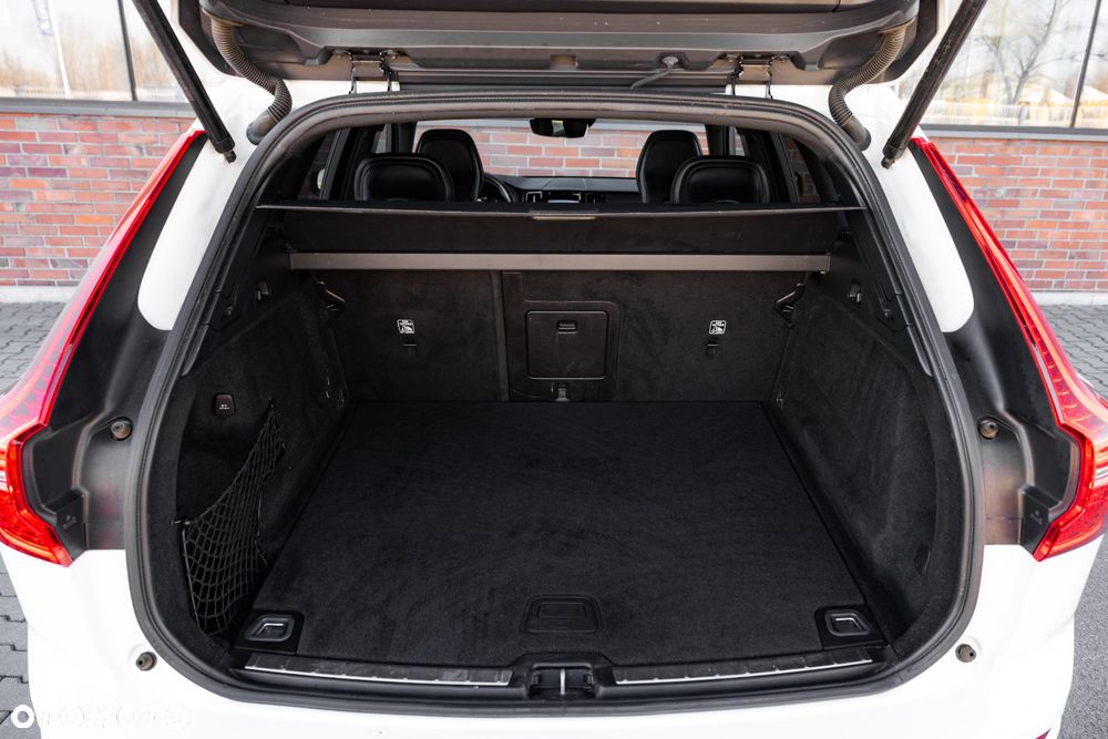 Volvo XC 60 D4 AWD Geartronic RDesign - 15