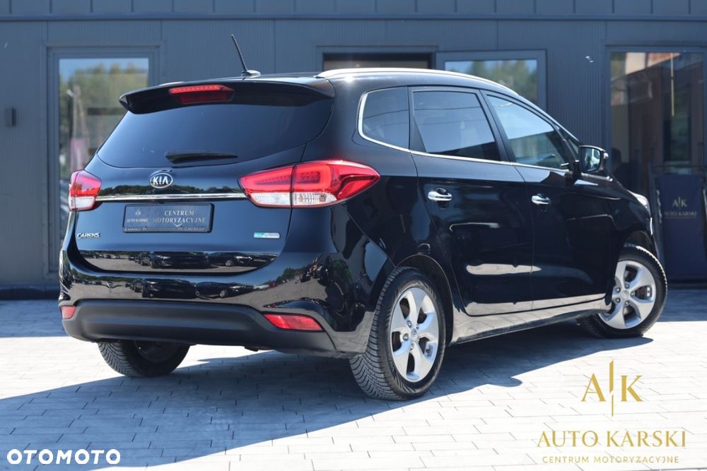 Kia Carens - 4