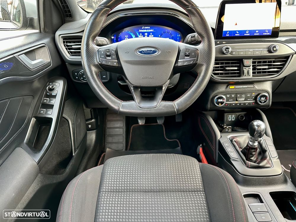 Ford Focus SW 1.0 EcoBoost Hybrid ST-LINE X - 38