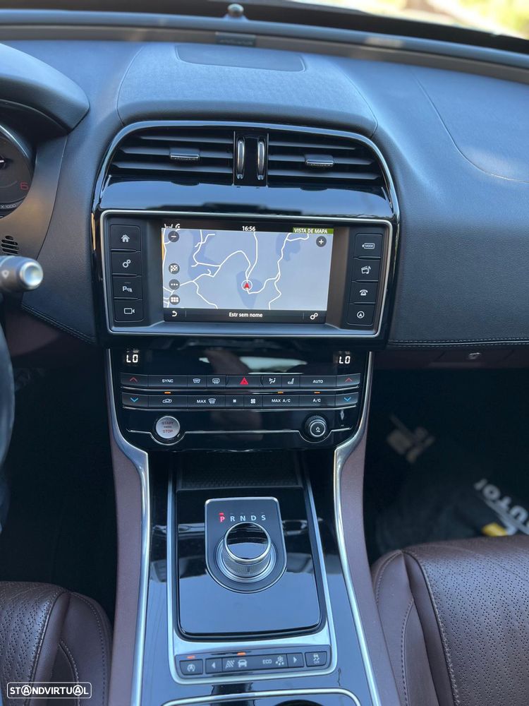 Jaguar XE 20d Aut. Portfolio - 28