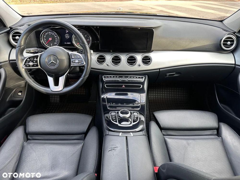 Mercedes-Benz Klasa E 200 d 9G-TRONIC - 26