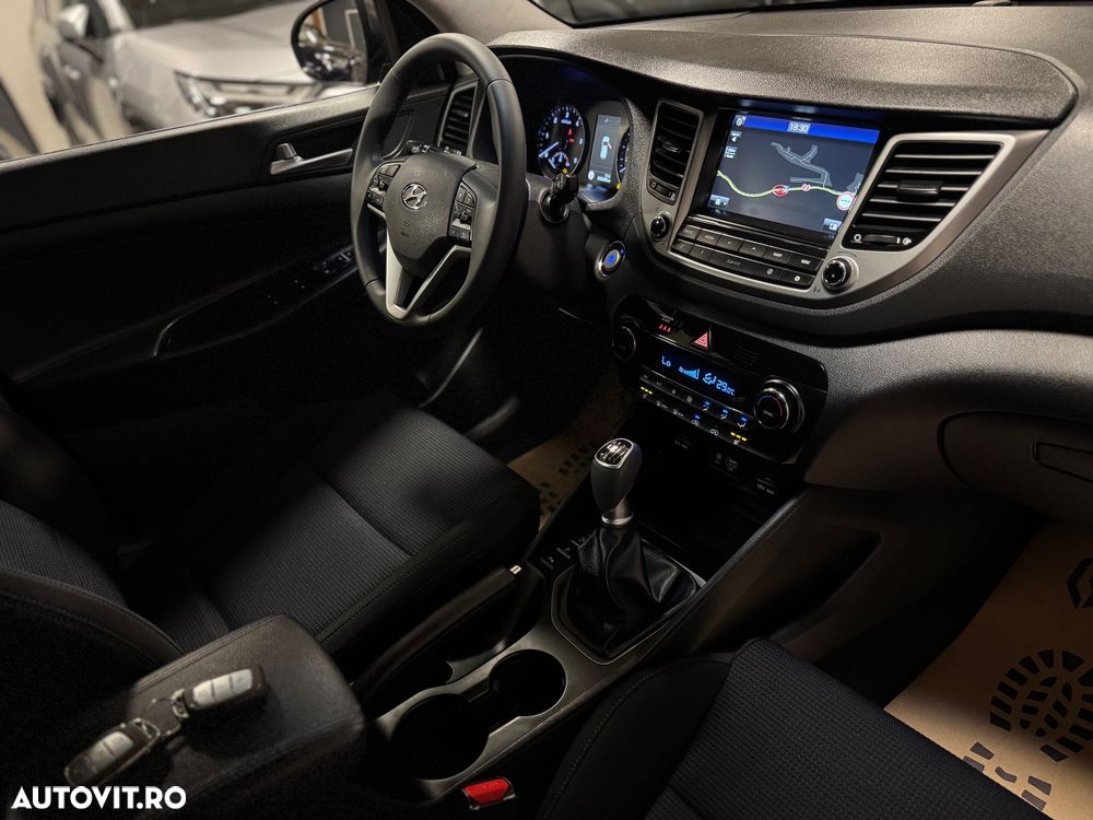 Hyundai Tucson blue 1.7 CRDi 2WD Style - 23