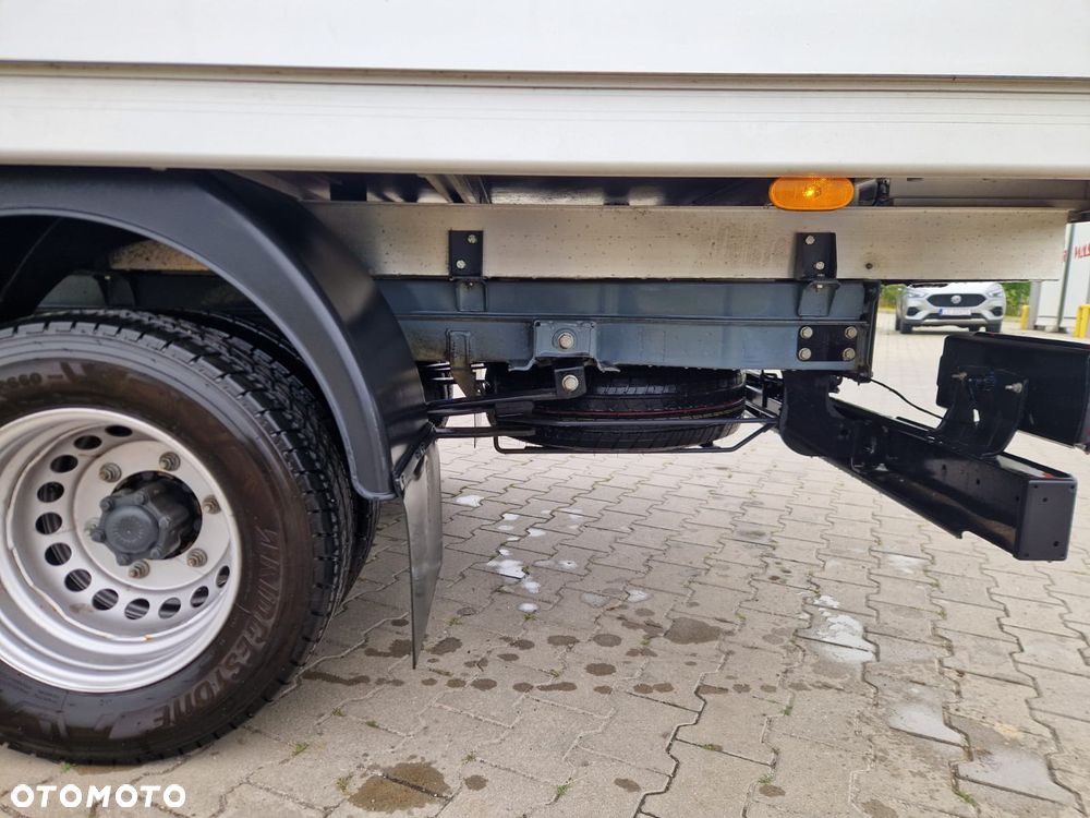 Mercedes-Benz Sprinter - 10