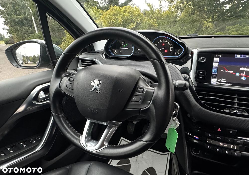 Peugeot 2008 1.2 Pure Tech GPF Allure S&S - 15