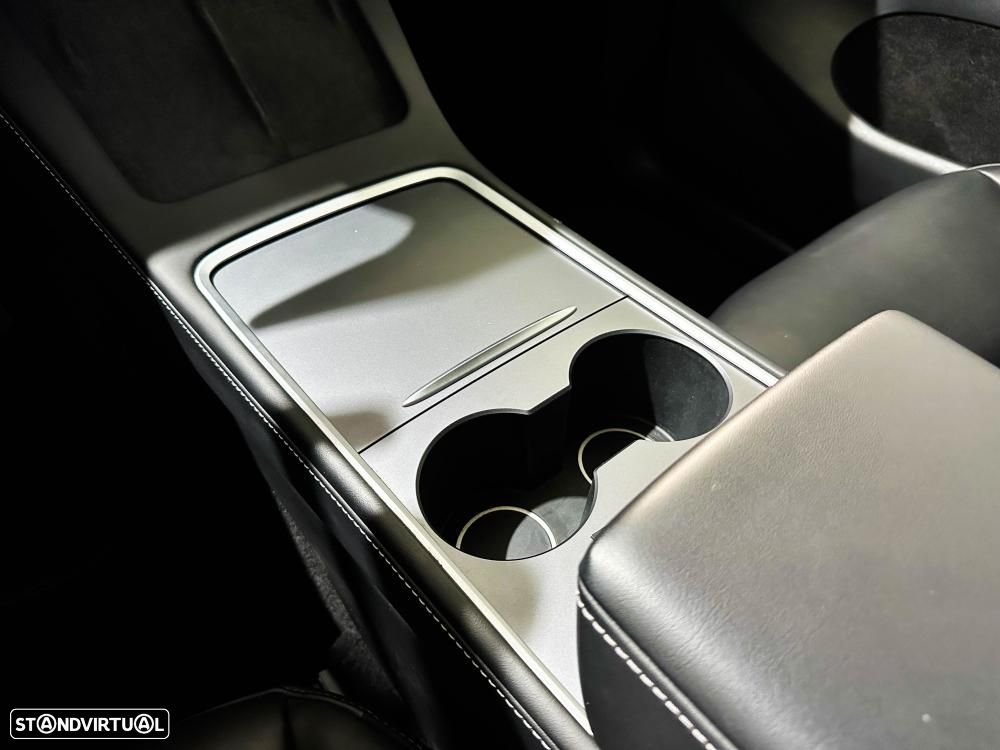 Tesla Model Y Long Range Dual Motor AWD - 48