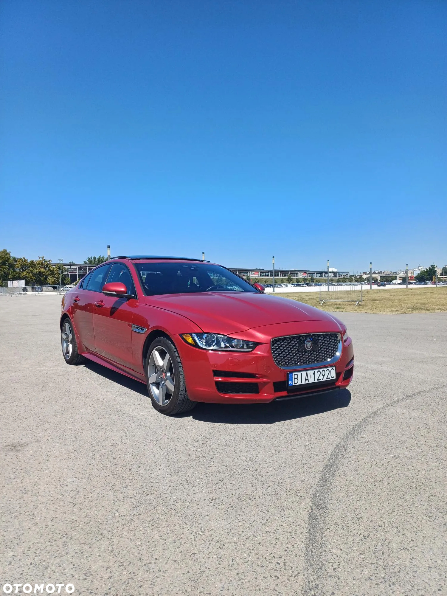 Jaguar XE 2.0 T R-Sport - 2