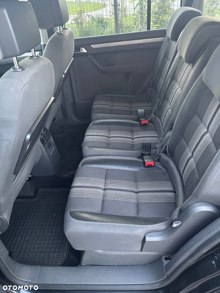 Volkswagen Touran 1.6 TDI DPF BlueMotion Technology MATCH - 12