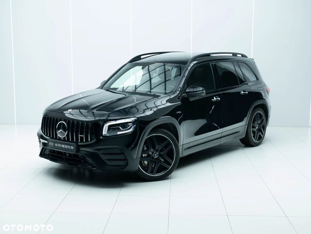 Mercedes-Benz GLB - 1
