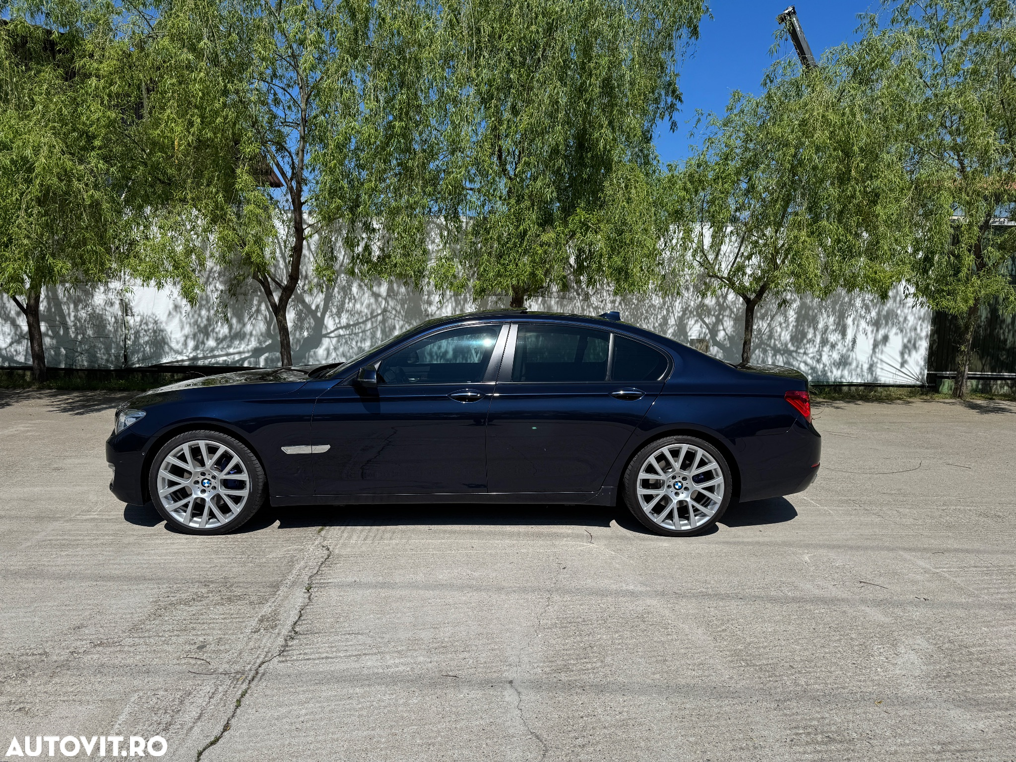 BMW Seria 7 740d xDrive - 14