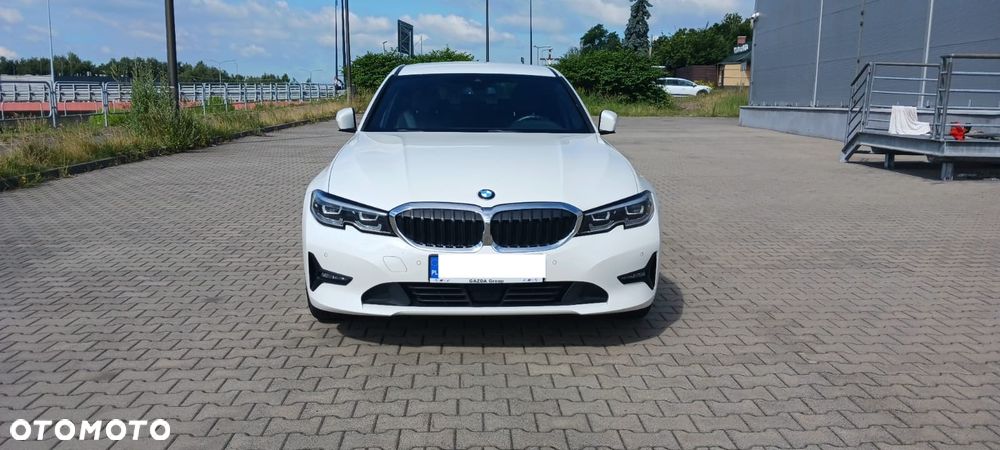 BMW Seria 3 320d xDrive MHEV Advantage - 11