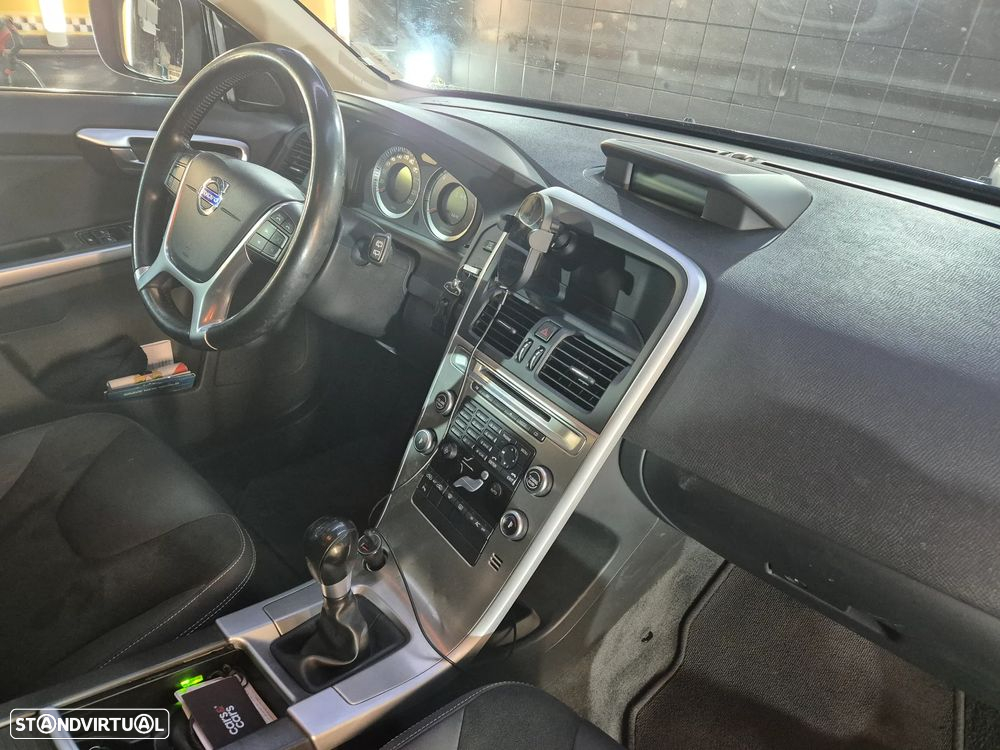 Volvo XC 60 2.0 D3 Drive Momentum - 11