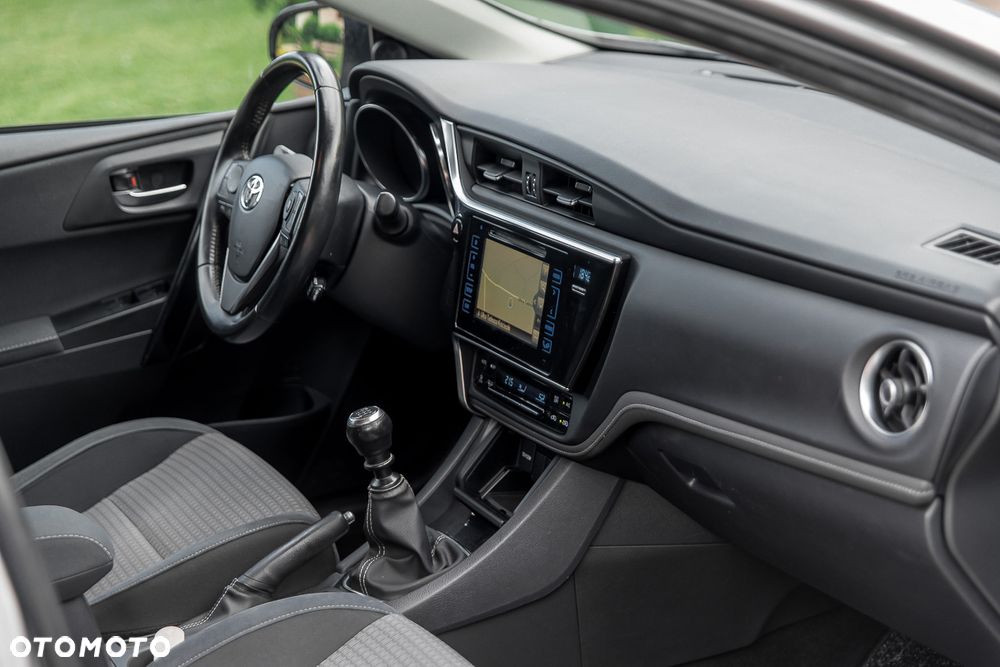 Toyota Auris 1.2 Turbo Design Edition - 24