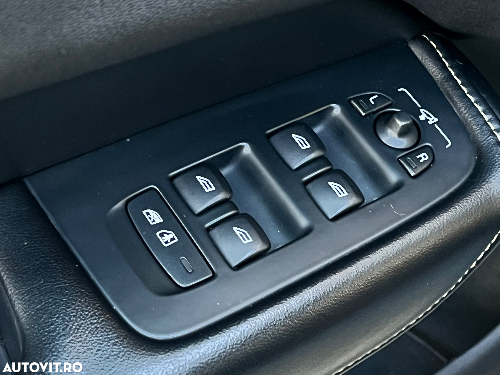 Volvo XC 60 D4 AWD Geartronic RDesign - 20