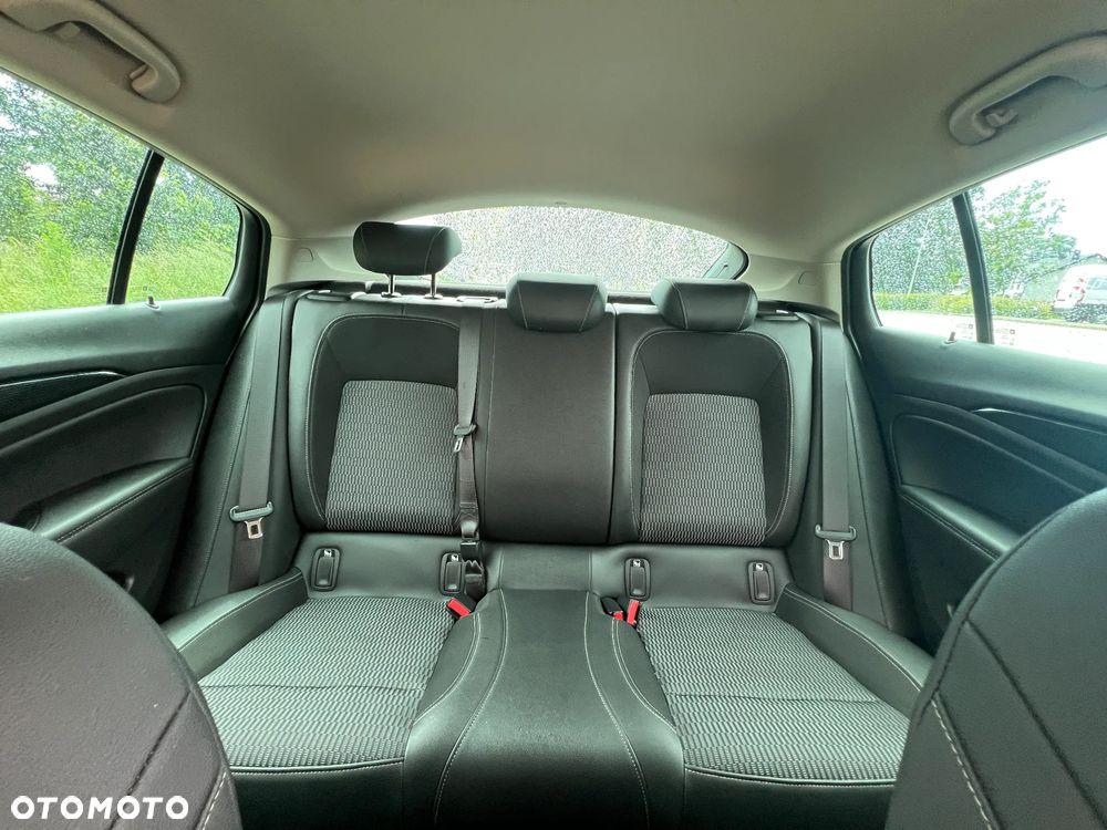 Opel Insignia - 26