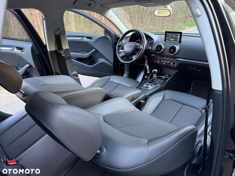 Audi A3 Sportback 2.0 TDI Ambiente - 24