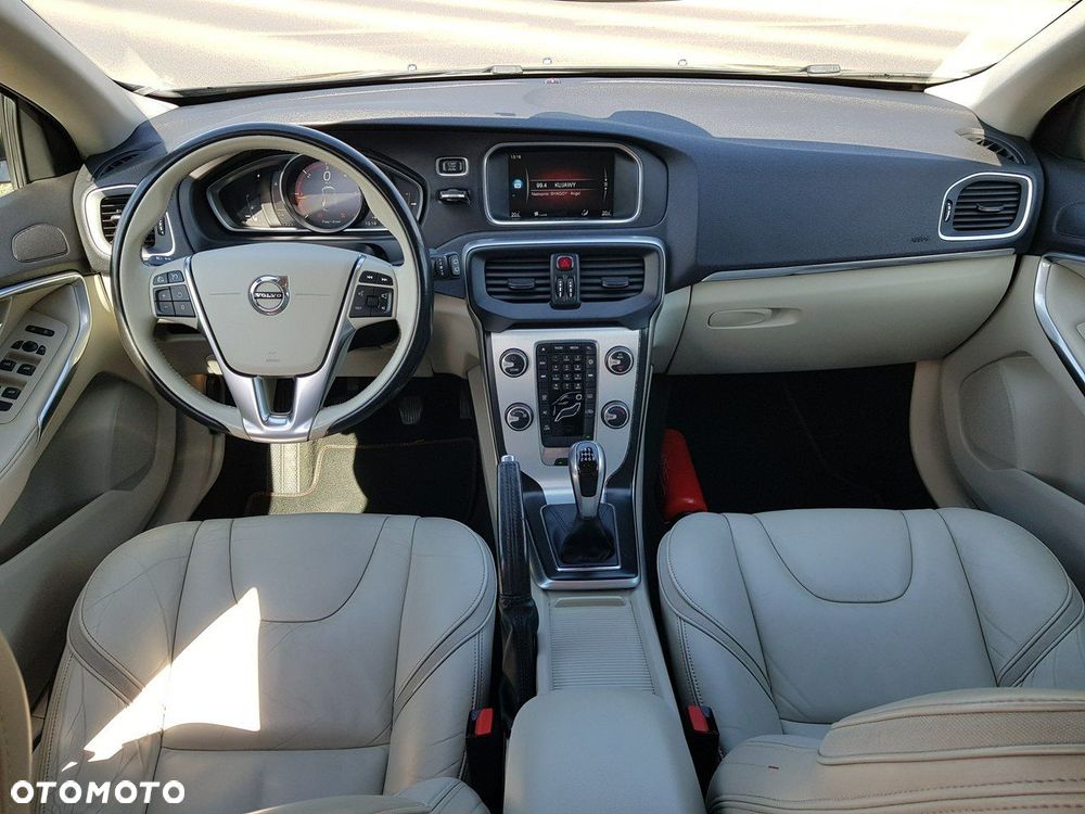 Volvo V40 D3 Ocean Race - 12