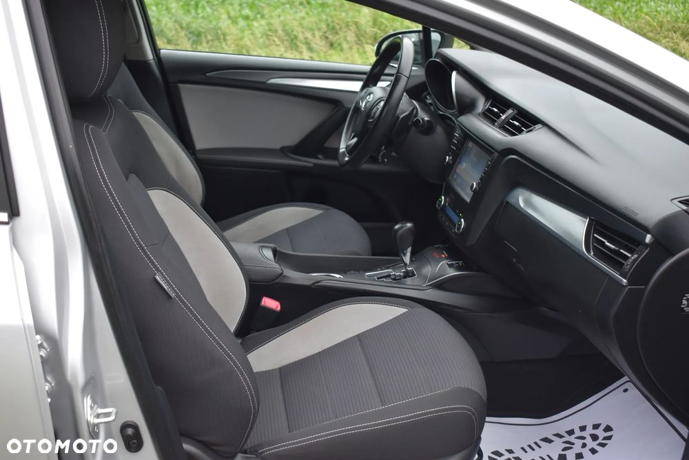 Toyota Avensis - 36