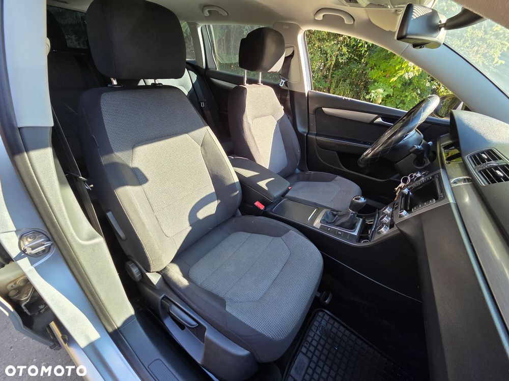 Volkswagen Passat 2.0 TDI Comfortline - 37