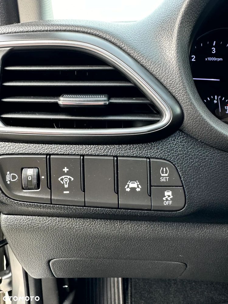 Hyundai i30 1.6 CRDI DCT YES - 14