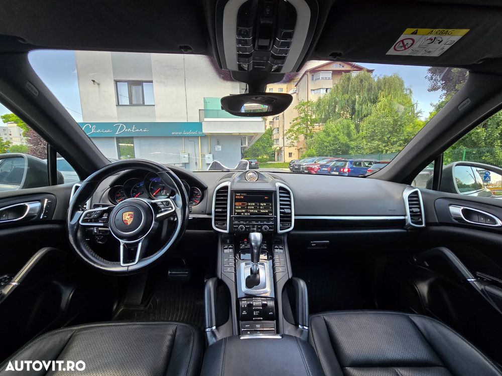 Porsche Cayenne - 11