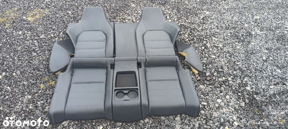 MERCEDES W207 AMG KANAPA TYLNA SKÓRA CZARNA BIAŁA NIĆ