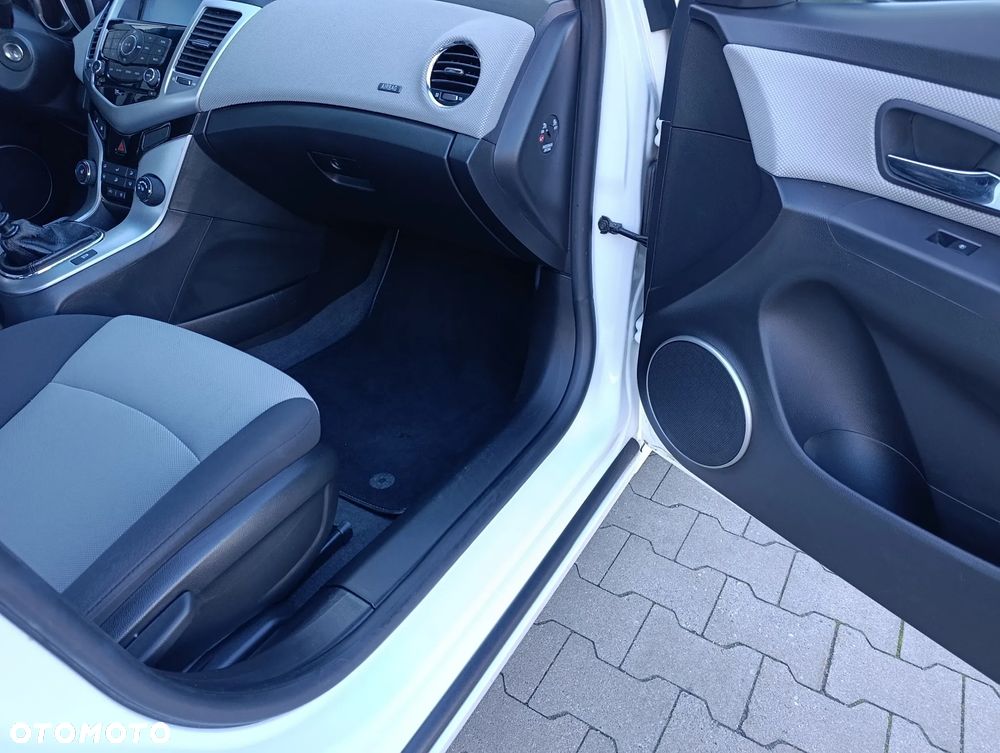 Chevrolet Cruze 1.8 LTZ - 16