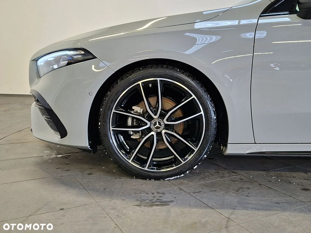 Mercedes-Benz Klasa A 200 AMG Line 7G-DCT - 3