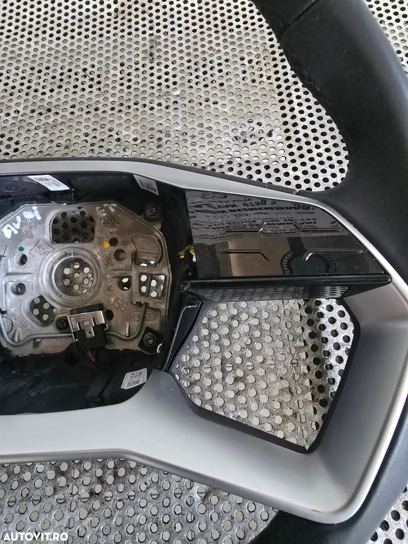 Volan Din Piele Cu Comenzi Audi Q4 E-Tron 2021-2025 Impecabil - 4