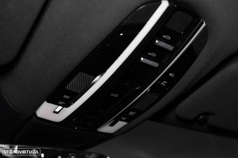 Porsche Panamera Sport Turismo 4 E-Hybrid - 48