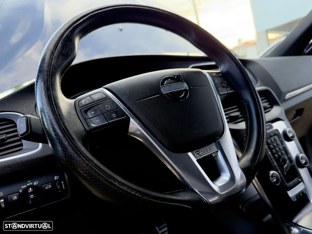 Volvo V40 D2 R Design - 44