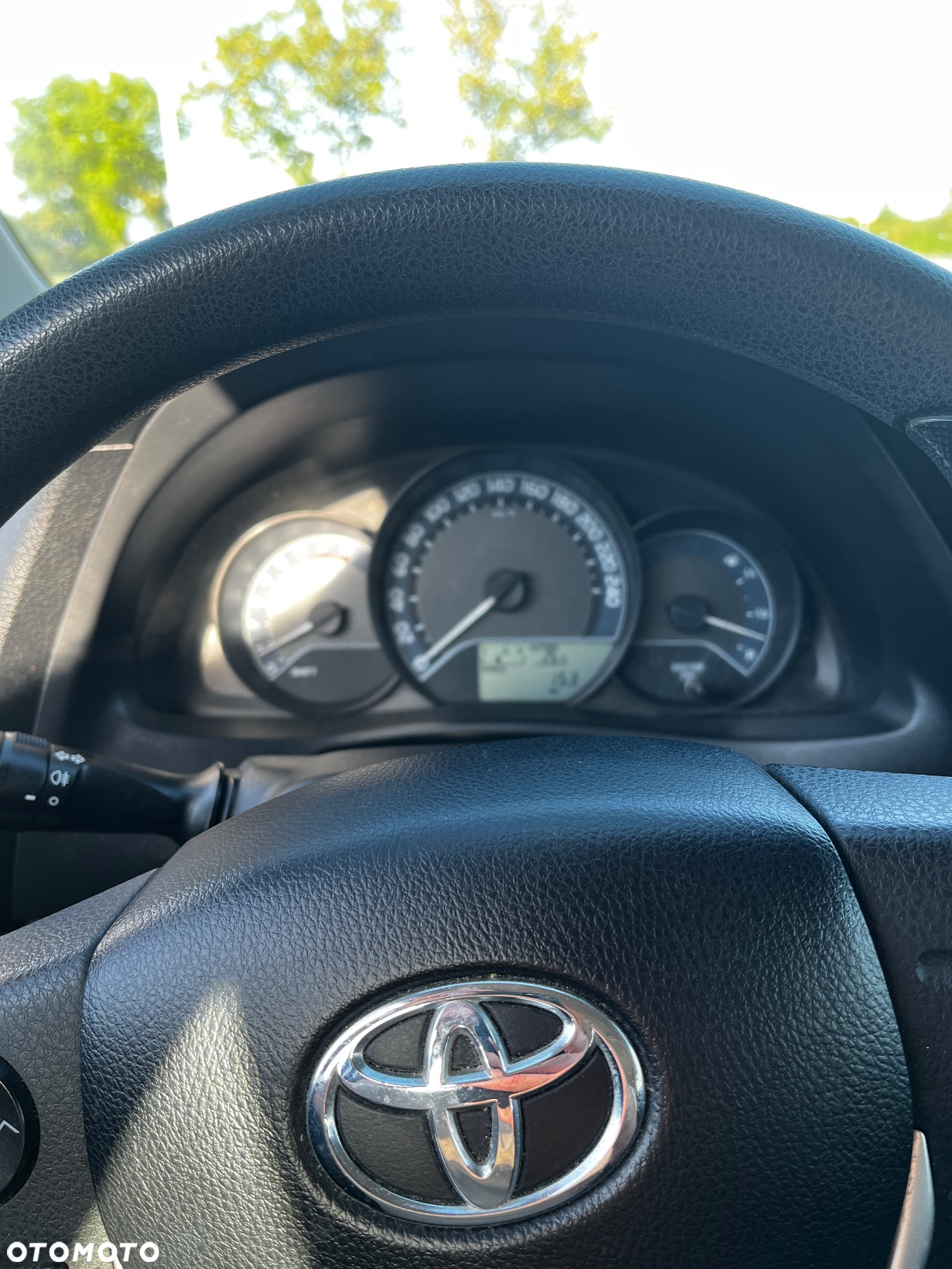 Toyota Auris 1.33 Dual-VVT-i - 12