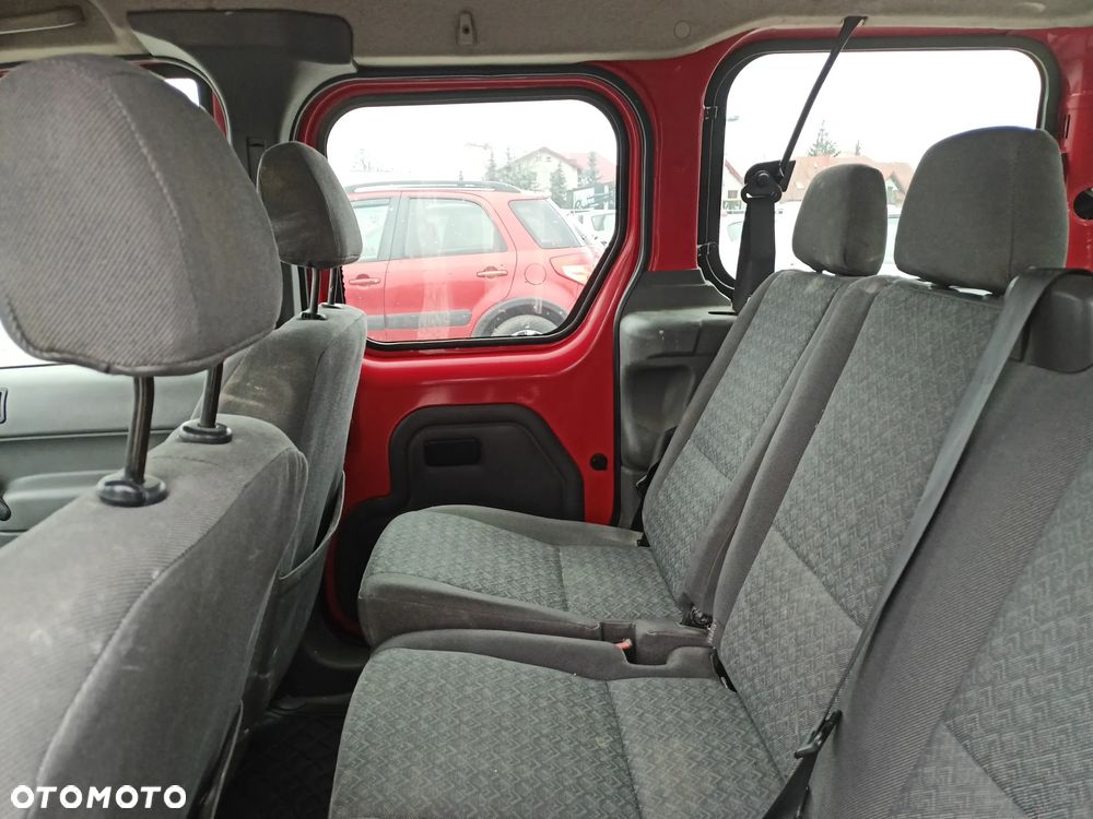 Ford Tourneo Connect - 14