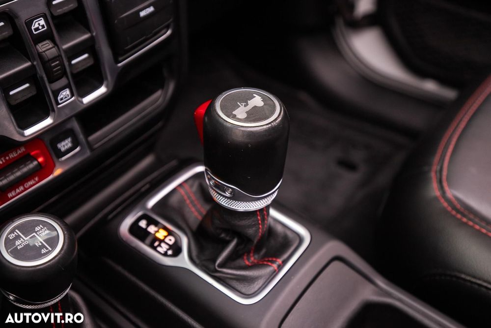 Jeep Wrangler 2.0 Turbo AT8 Rubicon - 34