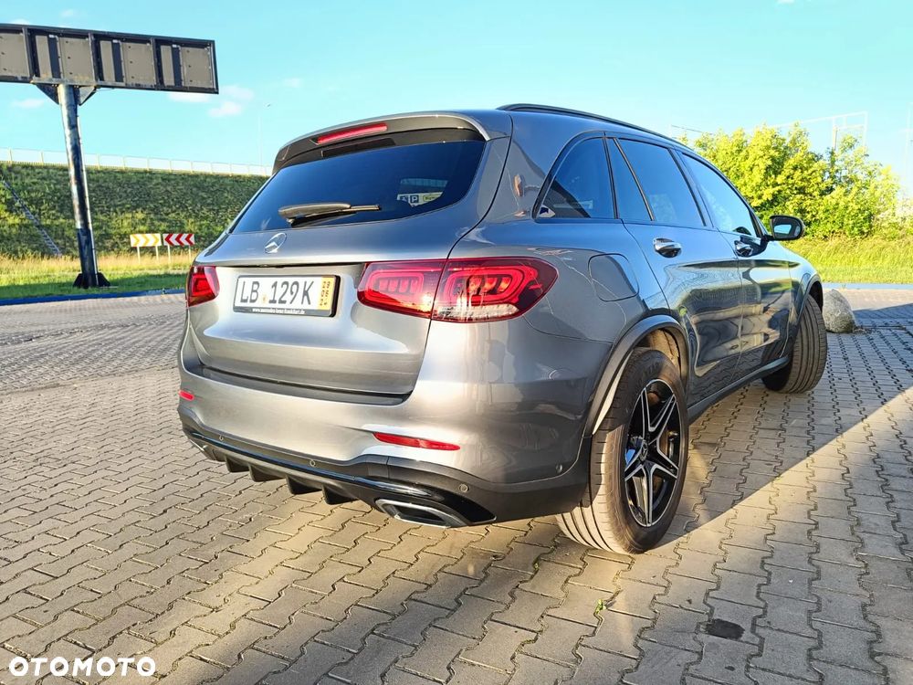 Mercedes-Benz GLC 220 d 4Matic 9G-TRONIC AMG Line - 2