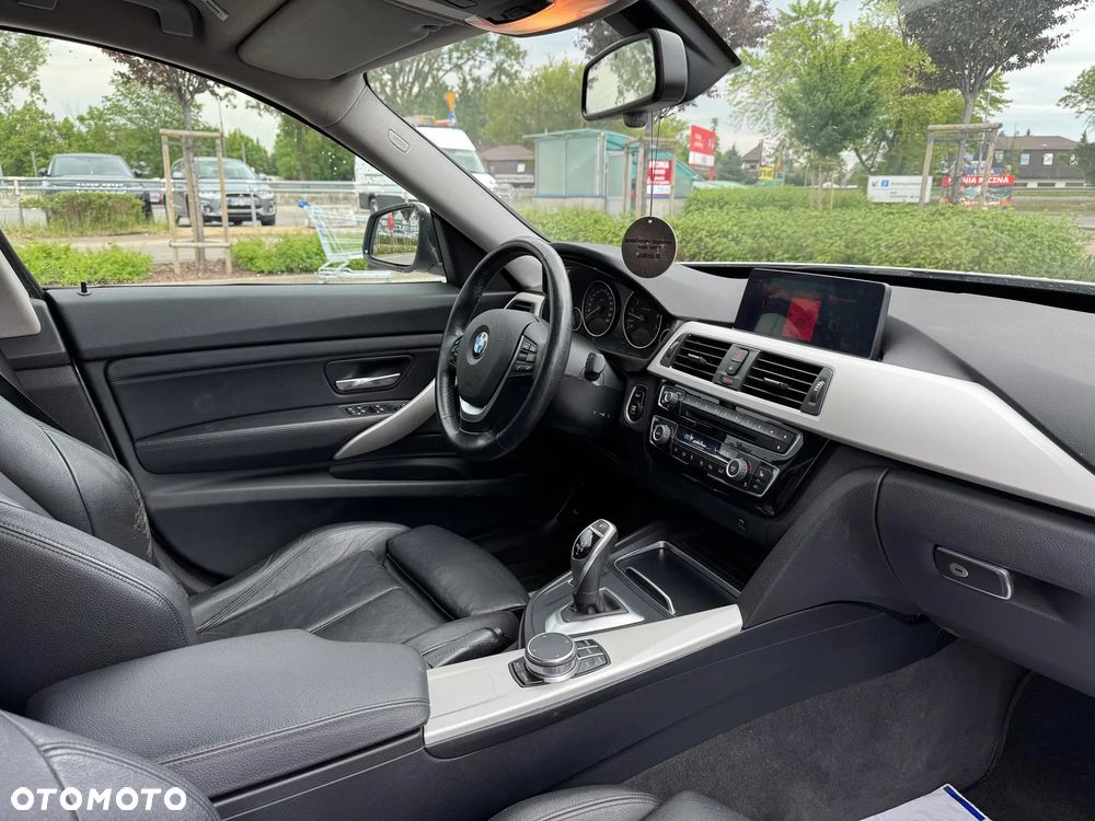 BMW 3GT 320i xDrive - 13