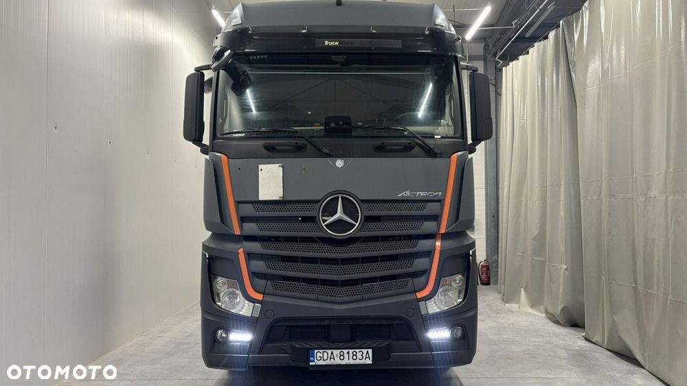 Mercedes-Benz Actros - 2