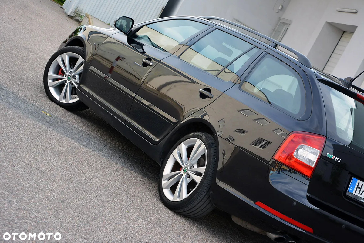 Skoda Octavia Combi 2.0 TDI CR DPF DSG RS - 19