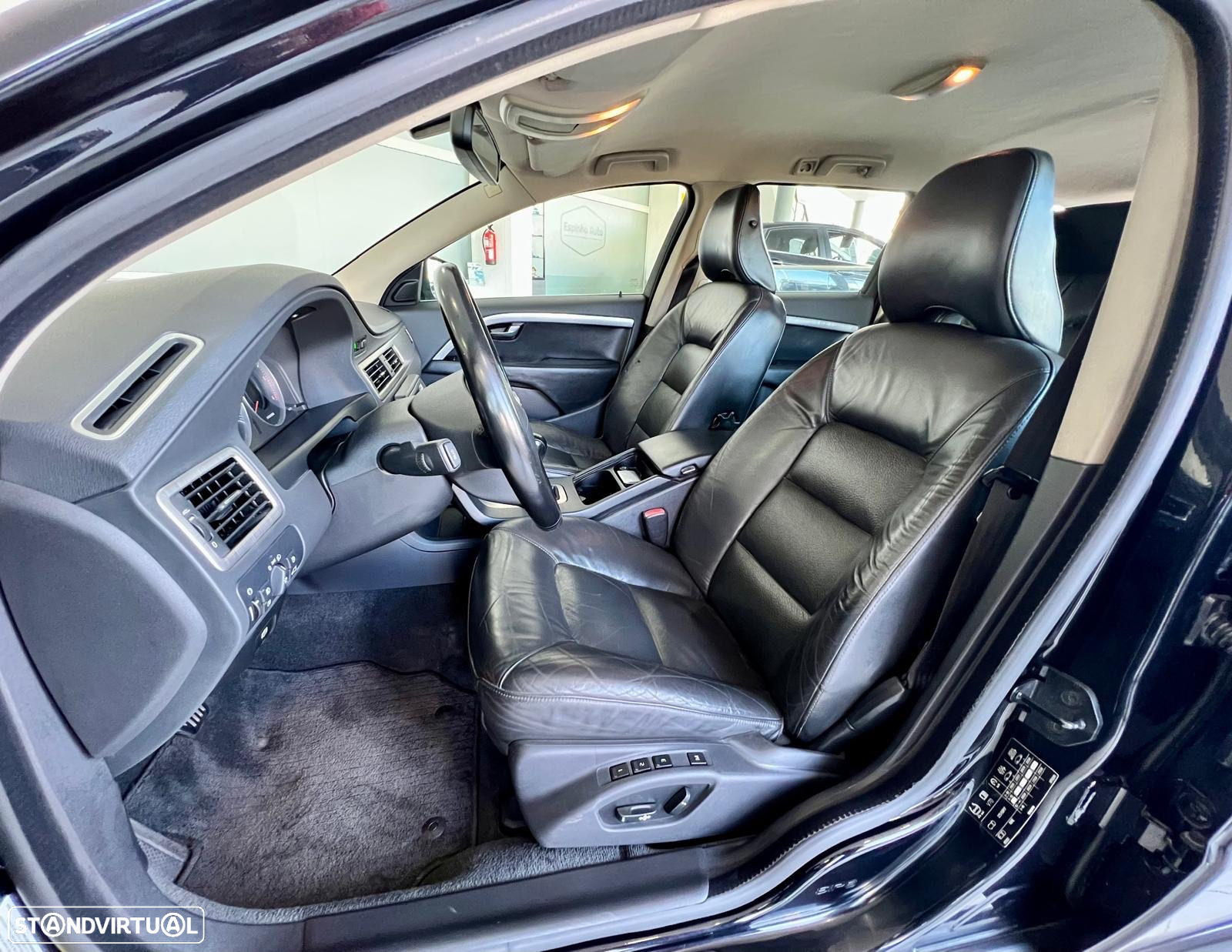 Volvo V70 2.4 D5 Summum - 5
