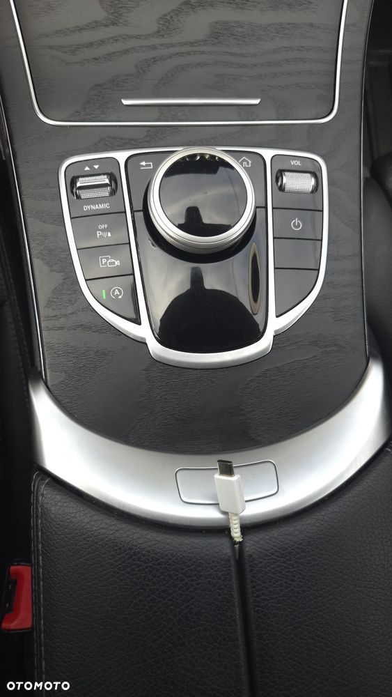 Mercedes-Benz Klasa C 200 d 9G-TRONIC - 29