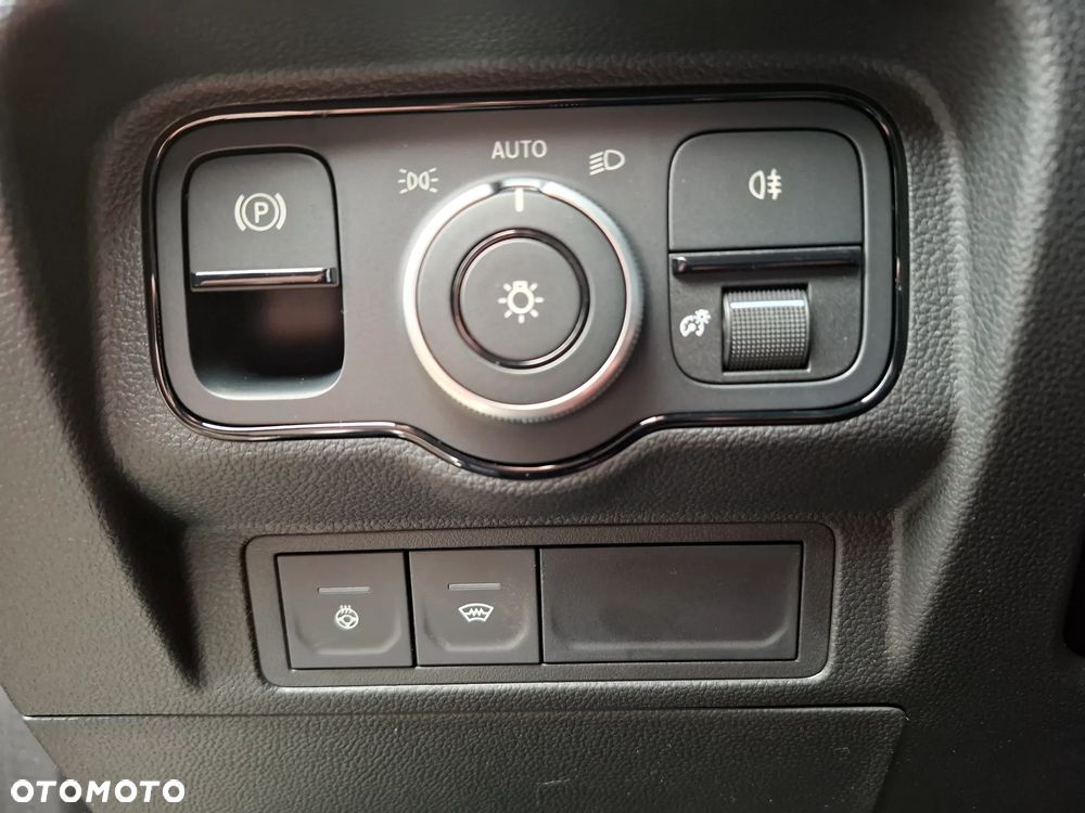 Mercedes-Benz Klasa T 180 d Progressive - 27