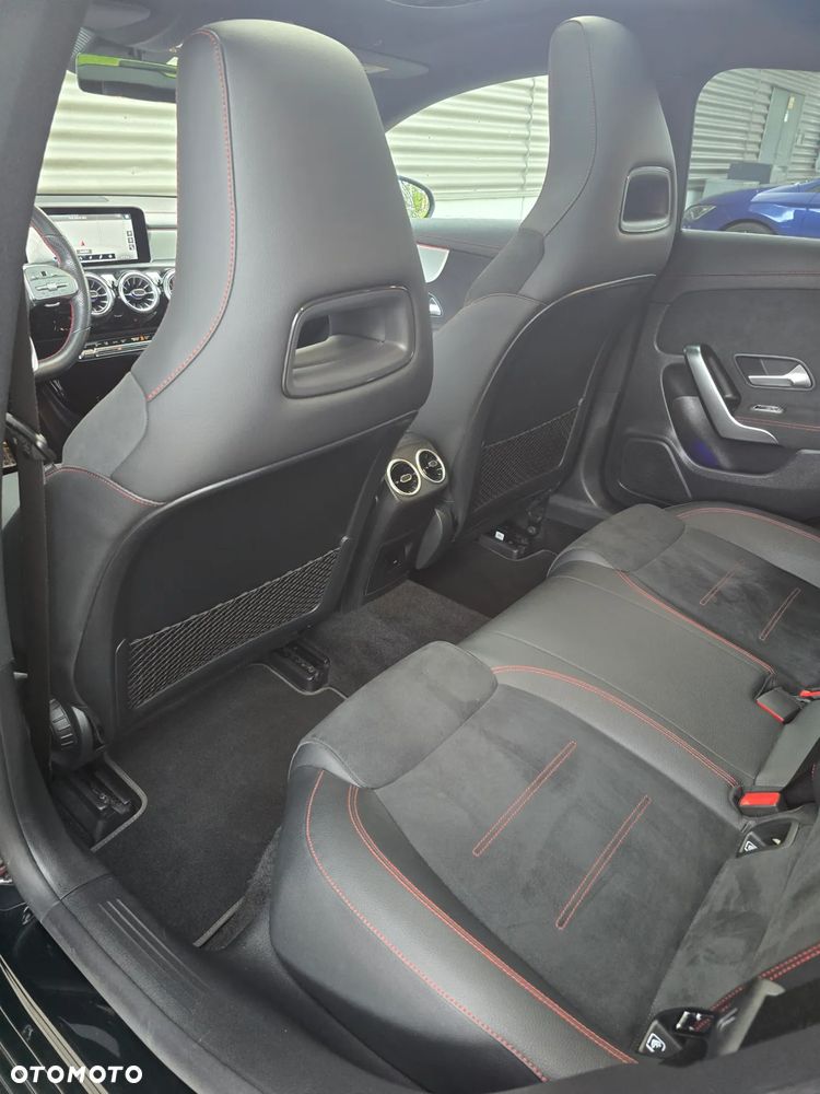 Mercedes-Benz CLA 220 d AMG Line 8G-DCT - 12
