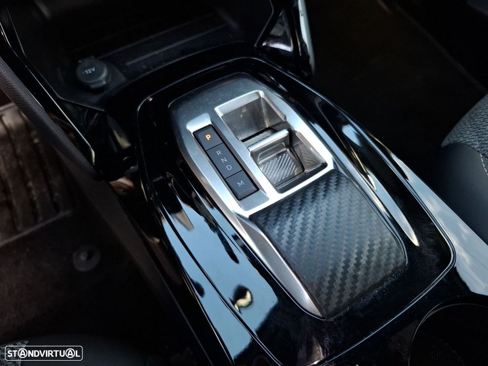 Peugeot 2008 1.2 Hybrid Allure e-DCS6 - 18