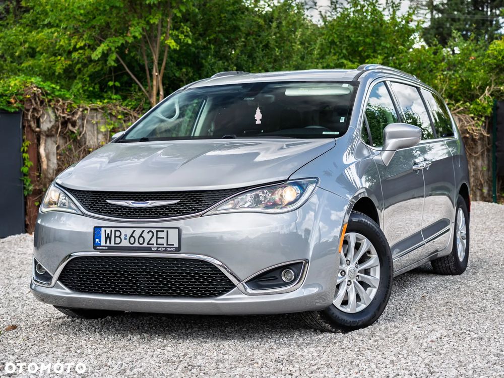 Chrysler Pacifica - 1