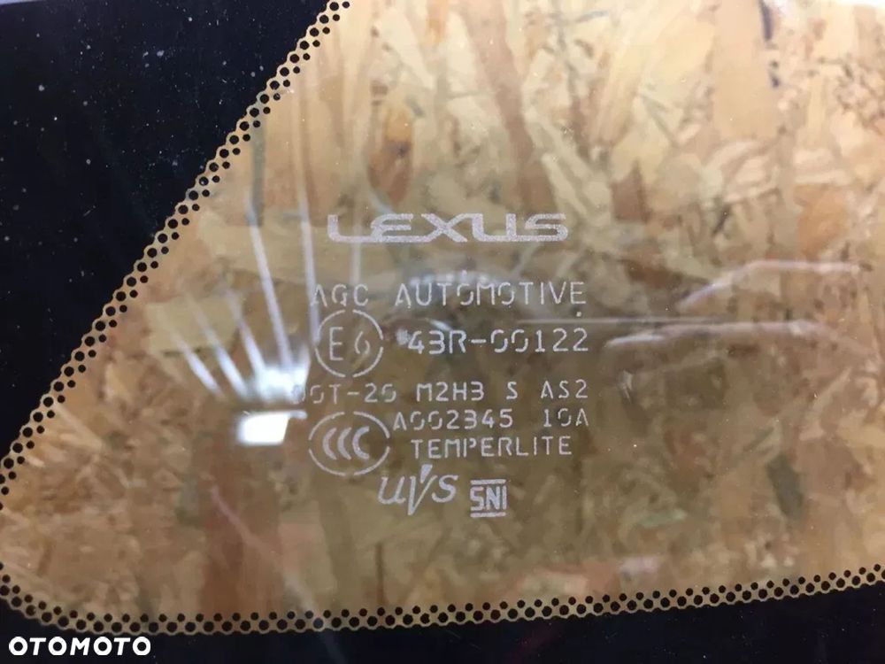 LEXUS CT SZYBA PRAWA tylna tył karoseryjna - 3