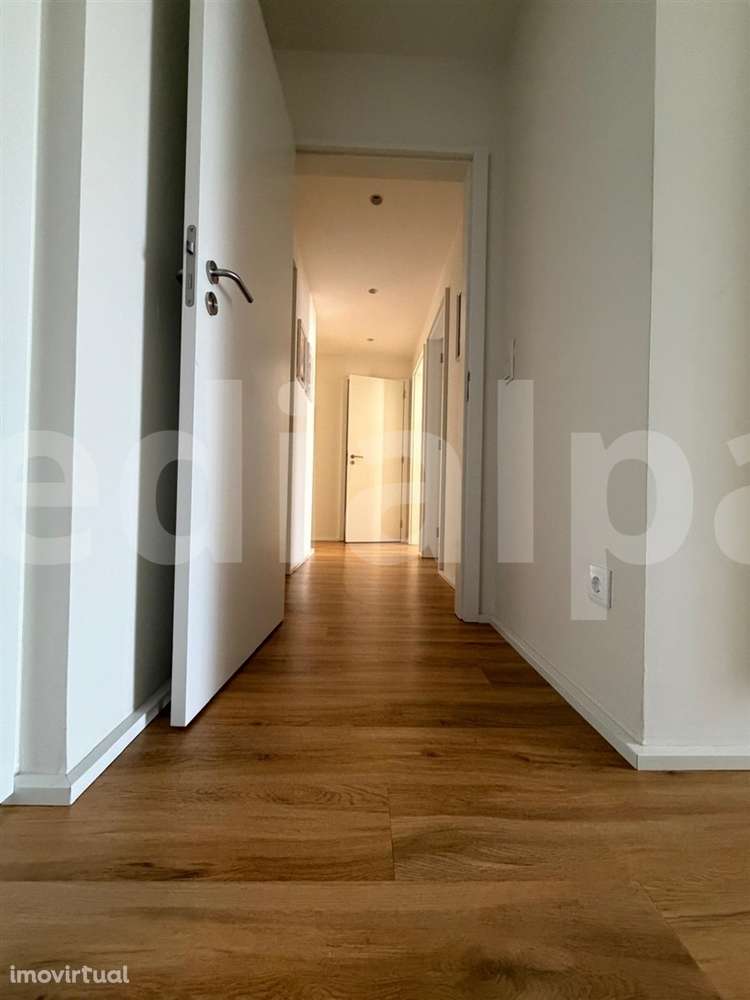 Apartamento T3 com varanda e 2 lugares de garagem, Matosinhos Sul - Grande imagem: 3/15