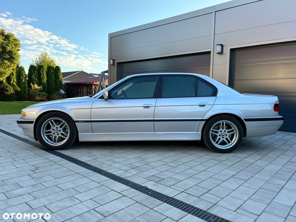 BMW Seria 7 740i - 3