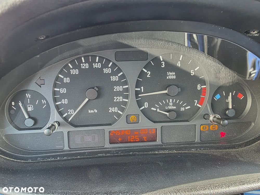 BMW Seria 3 320i Edition Sport - 10