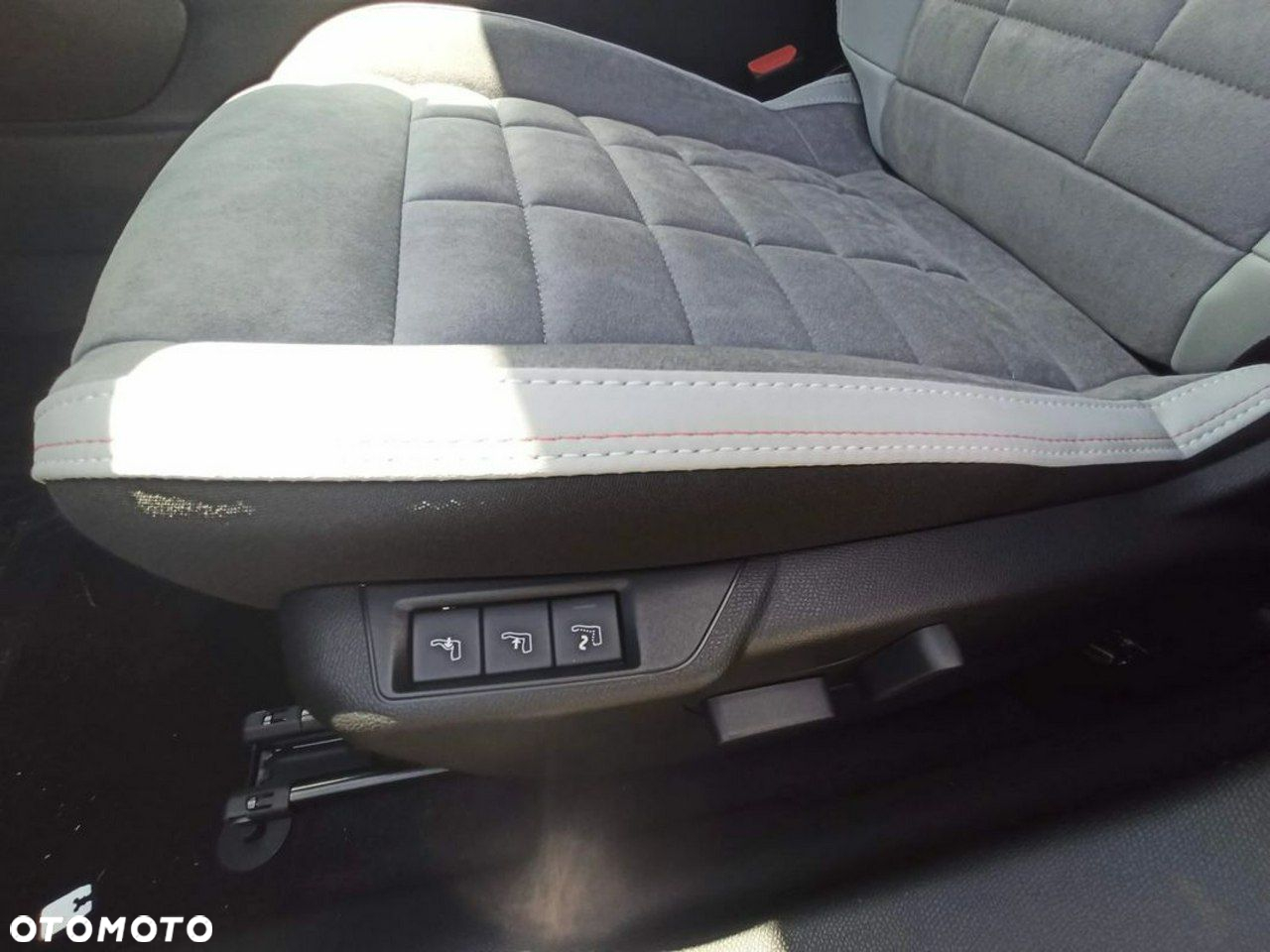 Citroën C4 e-C4 EV156 54kWh Max - 34