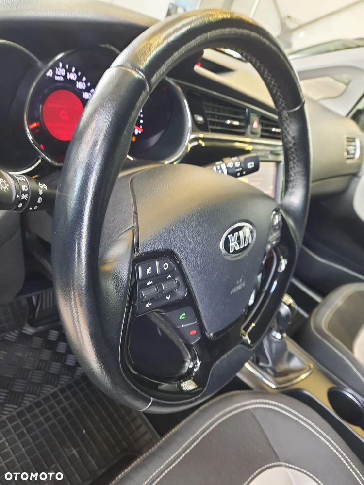 Kia Ceed - 12
