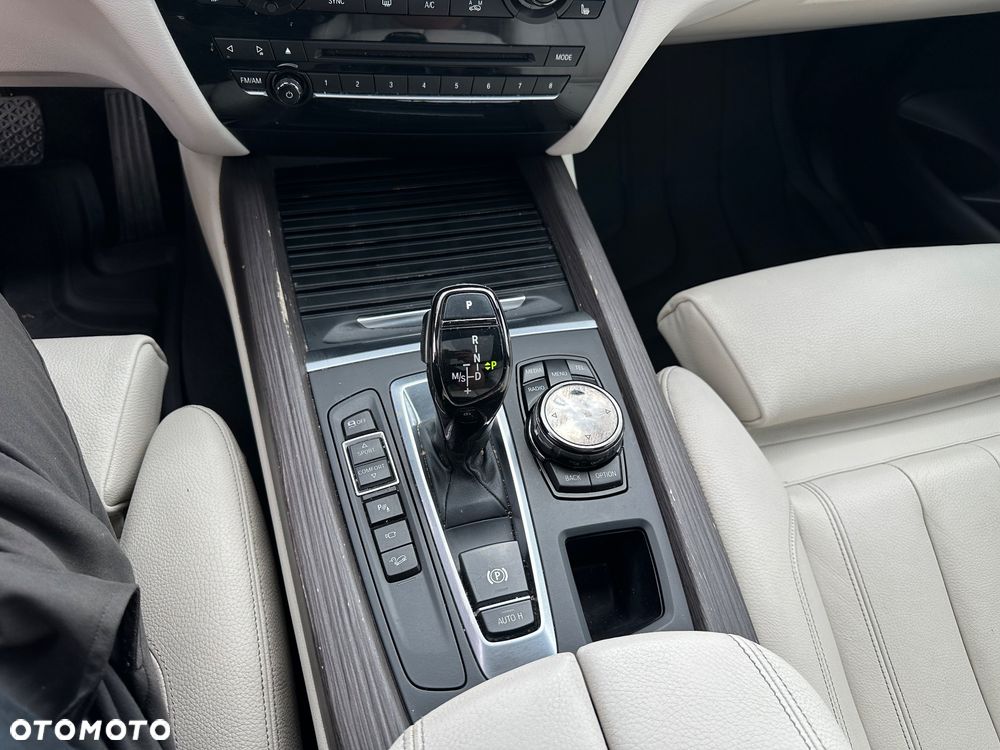 BMW X5 xDrive35i - 24